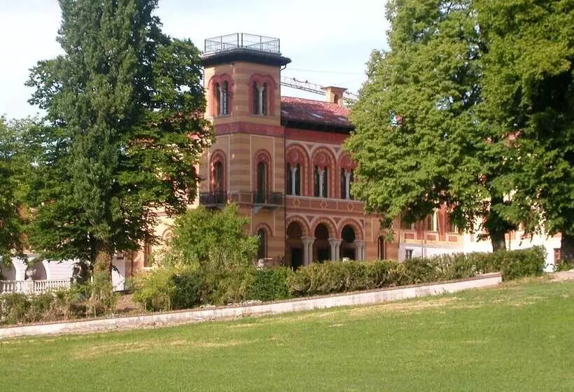 Aamiaismajoitus (B&B) Villa Scati