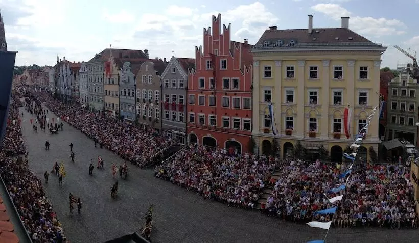 Freischutz Apartments