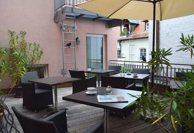 Freischutz Apartments