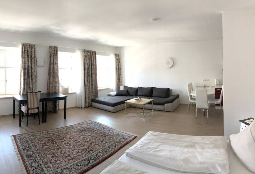 Freischutz Apartments