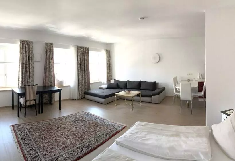 Freischutz Apartments