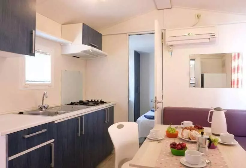 Hotelli Happy Camp In Camping Villaggio Thurium