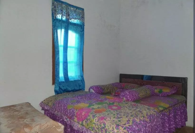 Hotelli Losmen Setia Kawan Ii