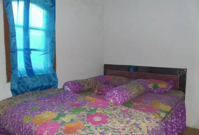 Hotelli Losmen Setia Kawan Ii