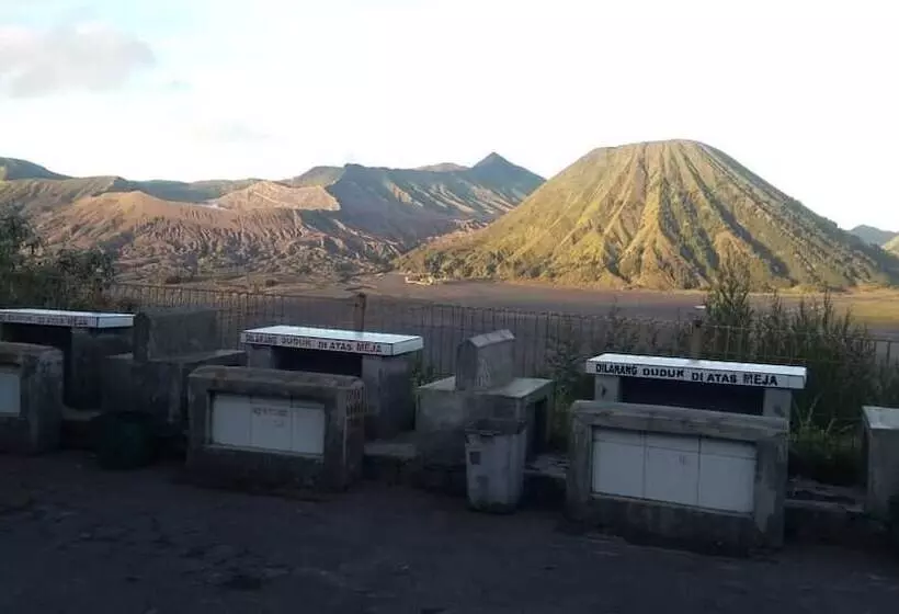 Hotelli Losmen Setia Kawan Ii