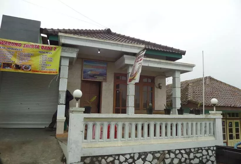 Hotelli Losmen Setia Kawan Ii