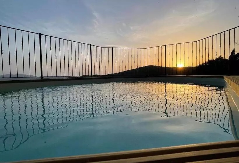 田舎風ホテル Agriturismo Tenuta Di Montemassi La Fattoria