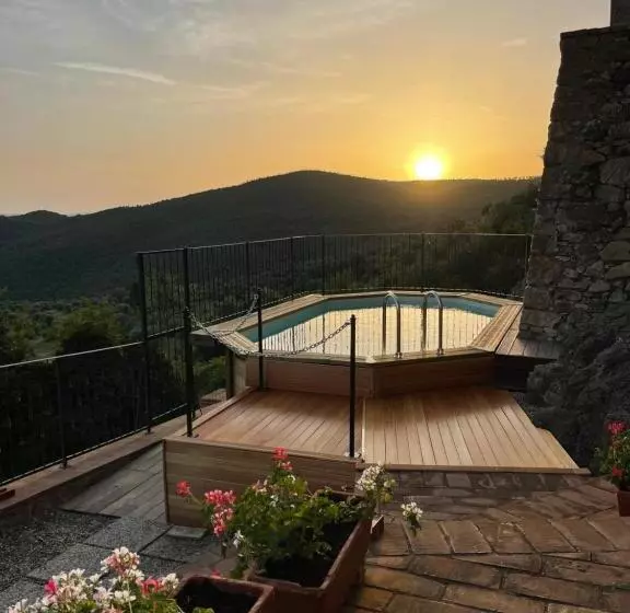 田舎風ホテル Agriturismo Tenuta Di Montemassi La Fattoria