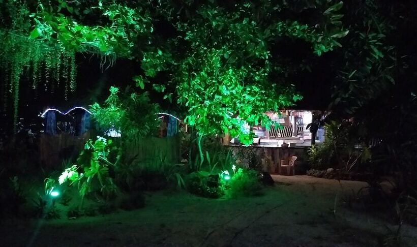 ホテル The Sharks Tail Dive Resort