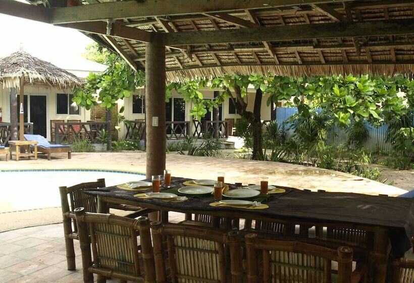 ホテル The Sharks Tail Dive Resort