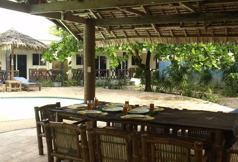 Hotelli The Sharks Tail Dive Resort