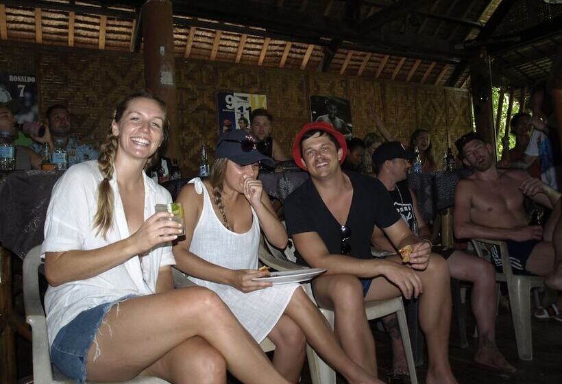 ホテル The Sharks Tail Dive Resort