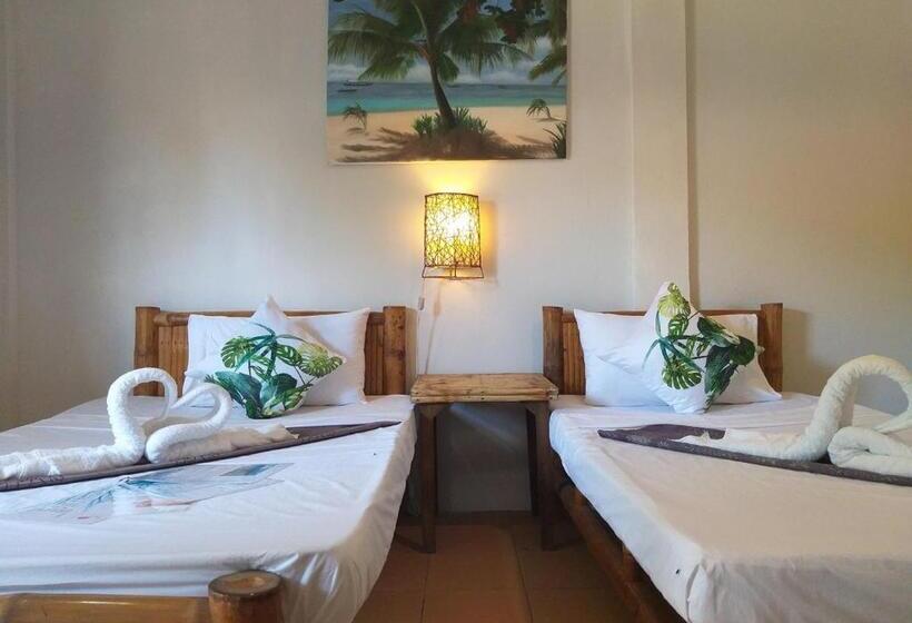 ホテル The Sharks Tail Dive Resort