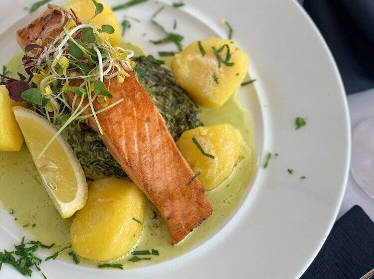 Otel Zur Kaiserpfalz