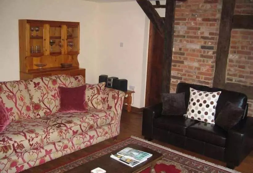 Oak Cottage