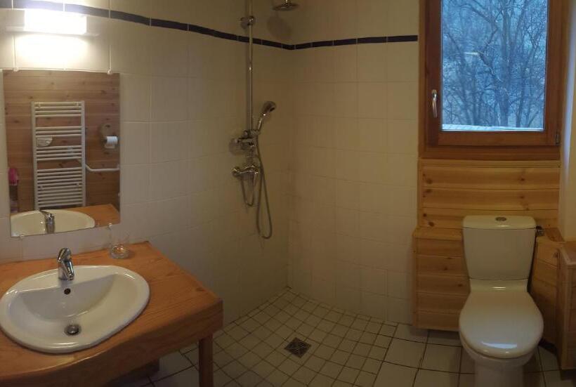 پانسیون Auberge Du Clot