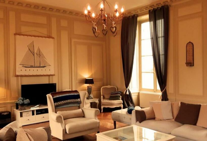 Пансион Château La Mothaye   Self Catering Apartments With Pool In The Loire Valley
