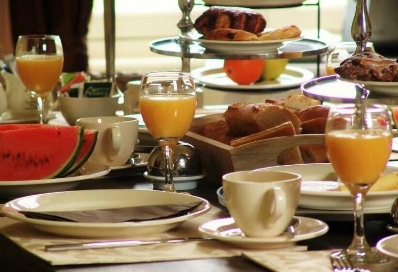 Пансион Château La Mothaye   Self Catering Apartments With Pool In The Loire Valley