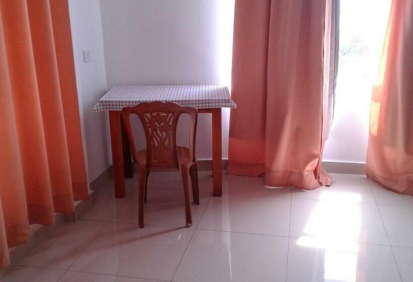 Pensão Masha Beach Inn