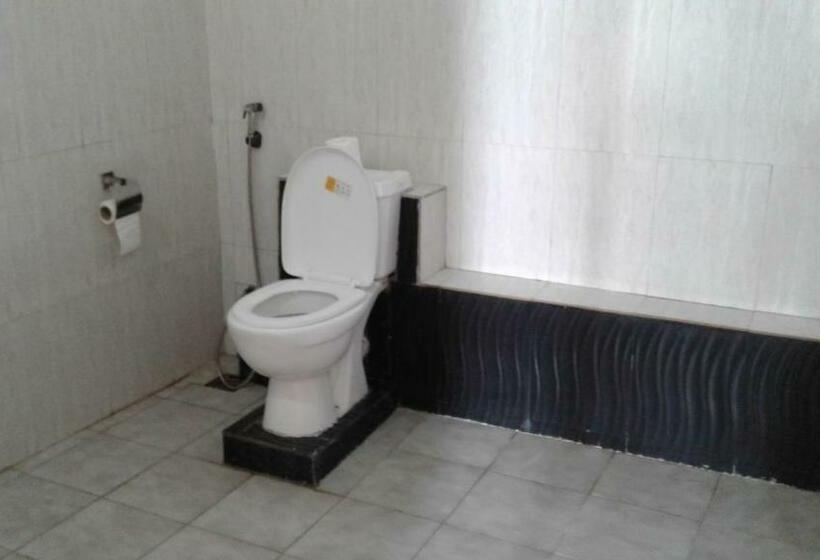 Pensão Masha Beach Inn