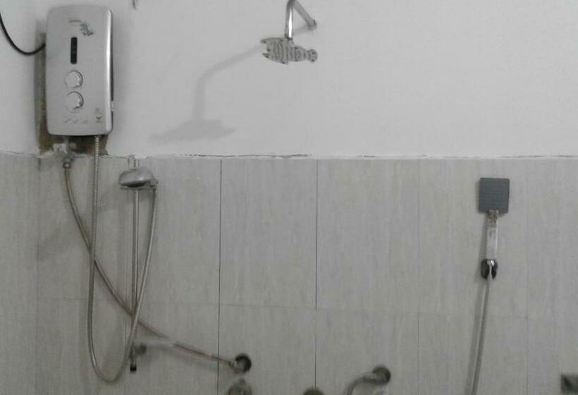 Pensão Masha Beach Inn