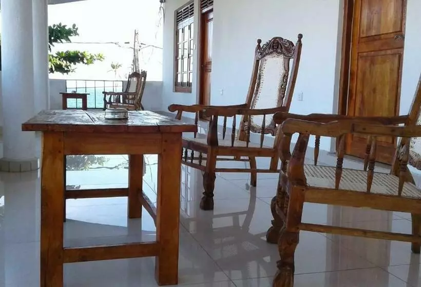 پانسیون Masha Beach Inn