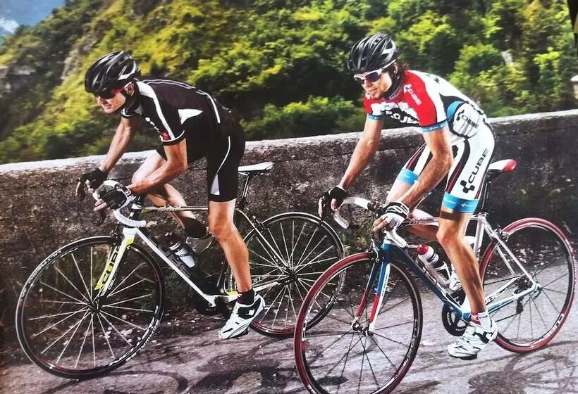 Vintage Cottage In Pescia With Hot Tub