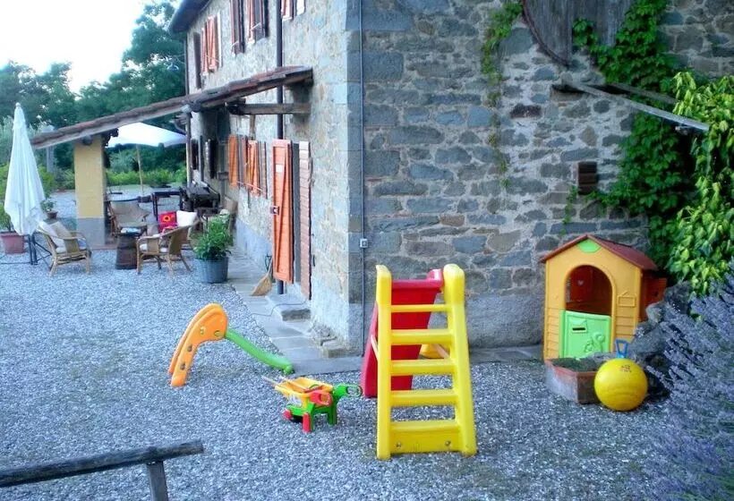 Vintage Cottage In Pescia With Hot Tub