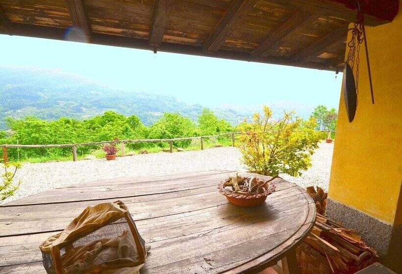 Vintage Cottage In Pescia With Hot Tub