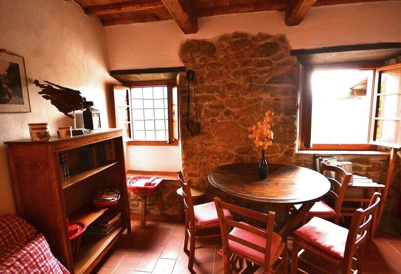 Vintage Cottage In Pescia With Hot Tub