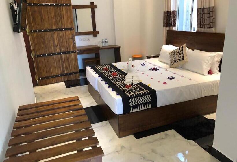 Yala River Front Hotel & Restaurant