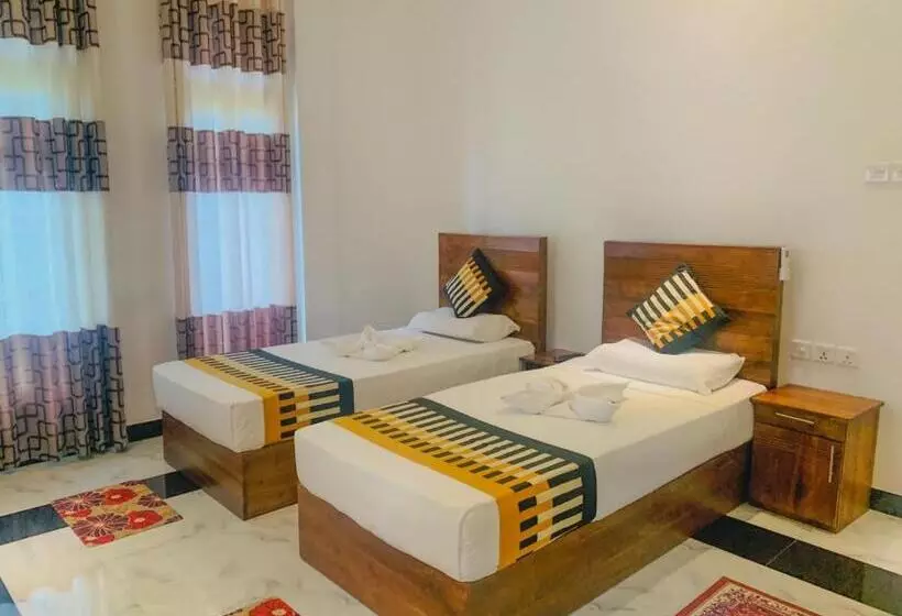 Yala River Front Hotel & Restaurant