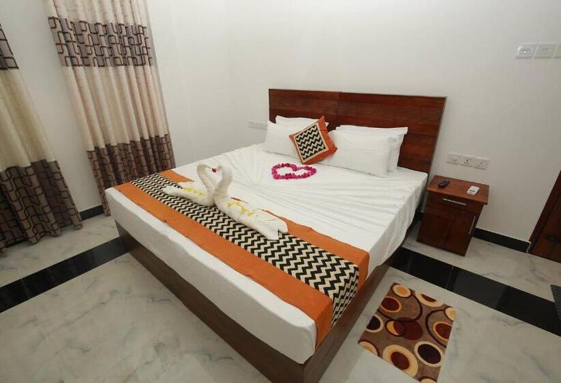 Yala River Front Hotel & Restaurant