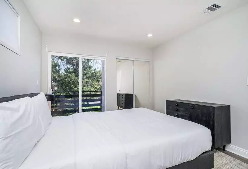 Brand New Luxury Modern 3bdr Townhome In Silver Lake