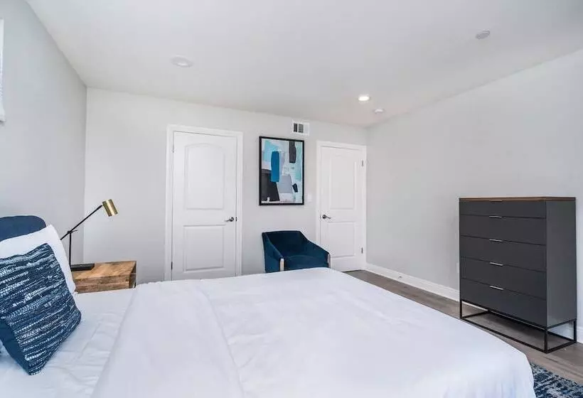 Brand New Luxury Modern 3bdr Townhome In Silver Lake