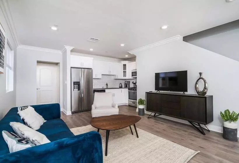 Brand New Luxury Modern 3bdr Townhome In Silver Lake