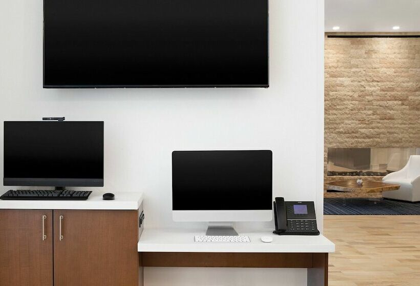 فندق Residence Inn By Marriott Stamford Downtown