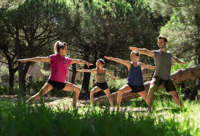 اقامتگاه Belambra Clubs Presqu île De Giens Riviera Beach Club