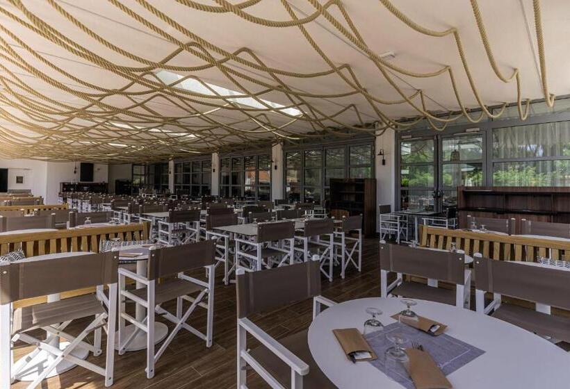 اقامتگاه Belambra Clubs Presqu île De Giens Riviera Beach Club