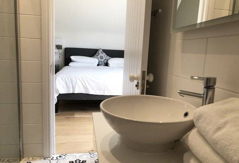 The Cottages At Crouchers Orchards