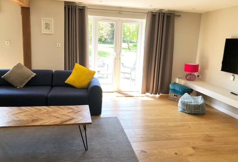 The Cottages At Crouchers Orchards