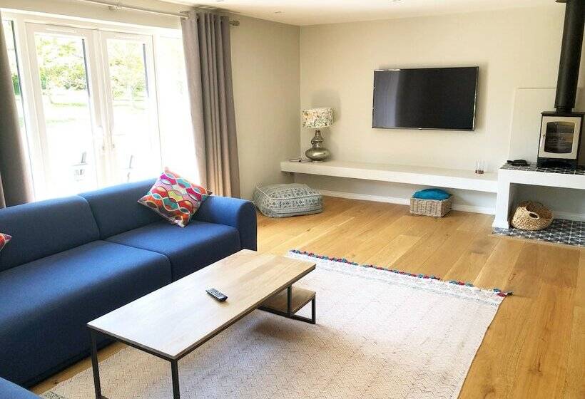 The Cottages At Crouchers Orchards