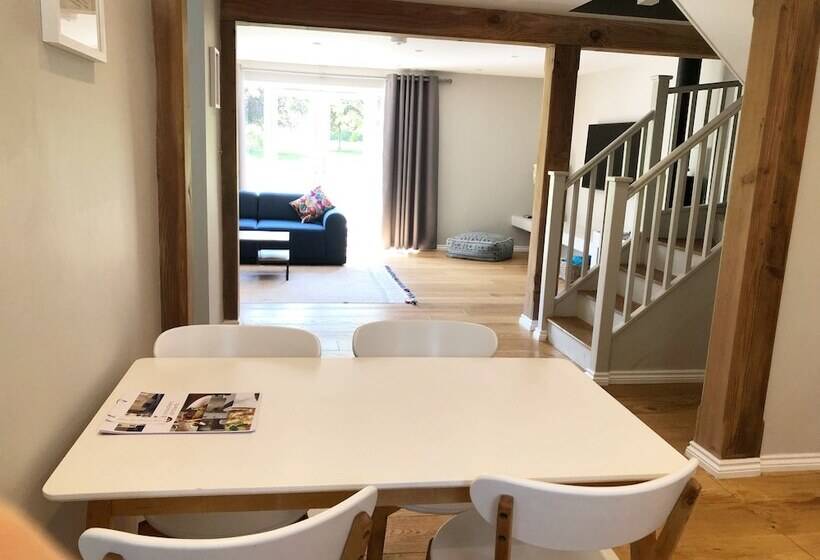 The Cottages At Crouchers Orchards