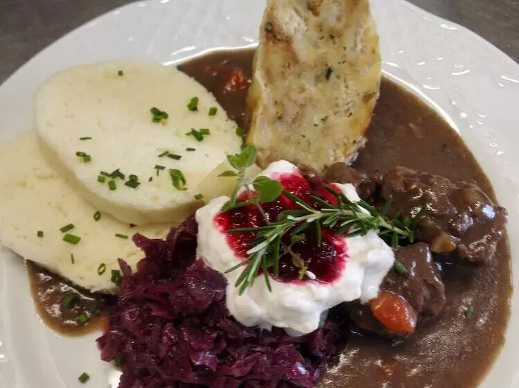 Appartementhaus Pension Und Café König