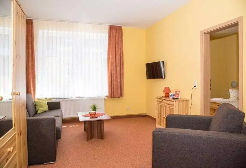 Appartementhaus Pension Und Café König