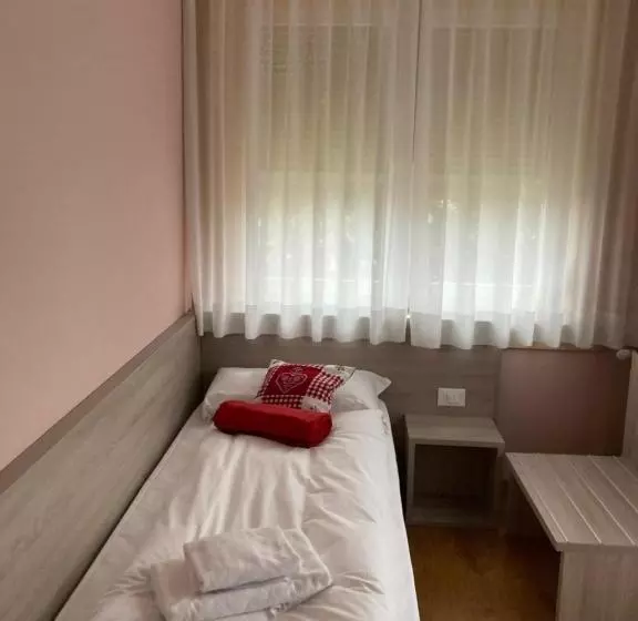 ホテル Adriatico Rooms