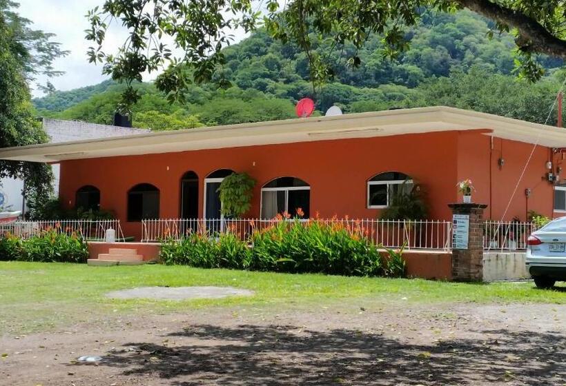 فندق Habitaciones Lucero 2