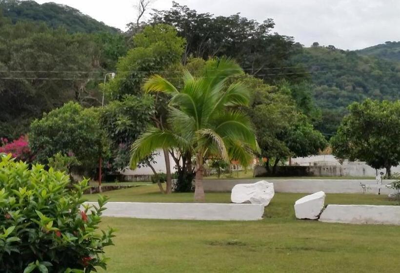 فندق Habitaciones Lucero 2