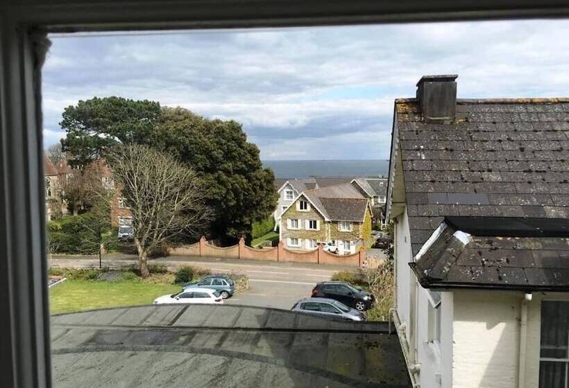 Hotel Melbourne Ardenlea