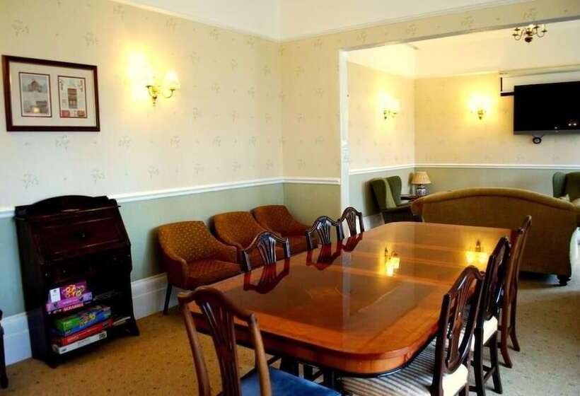 Hotel Melbourne Ardenlea